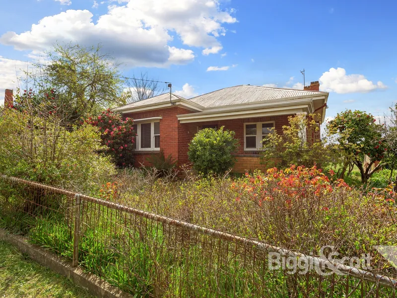 CENTRAL THREE BEDROOM HOME