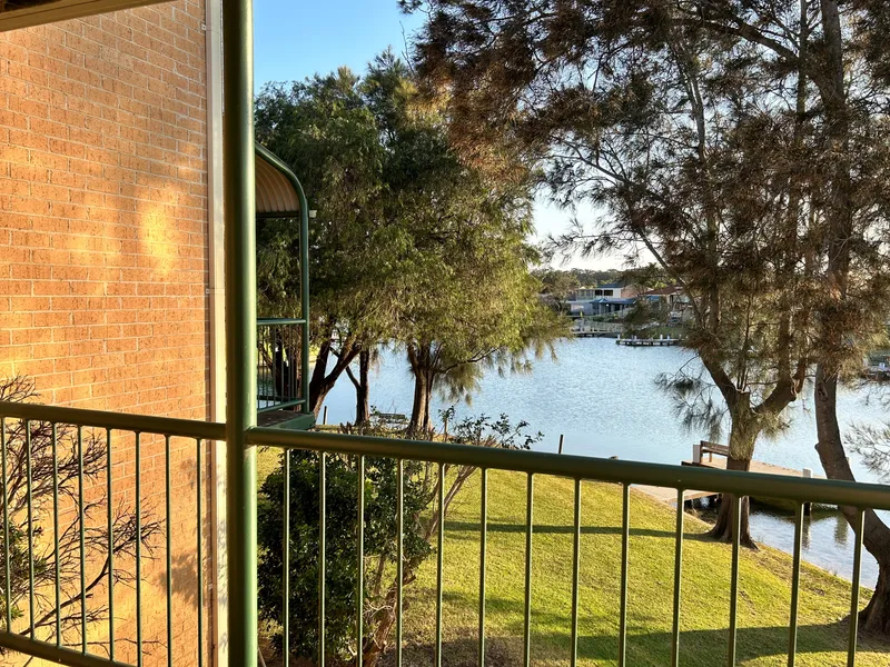 Charming 2 Bedroom Townhouse with Waterfront Views