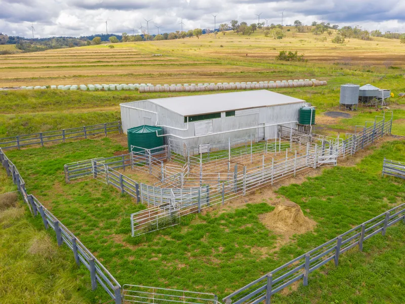 Midway between Glen Innes & Inverell to build on