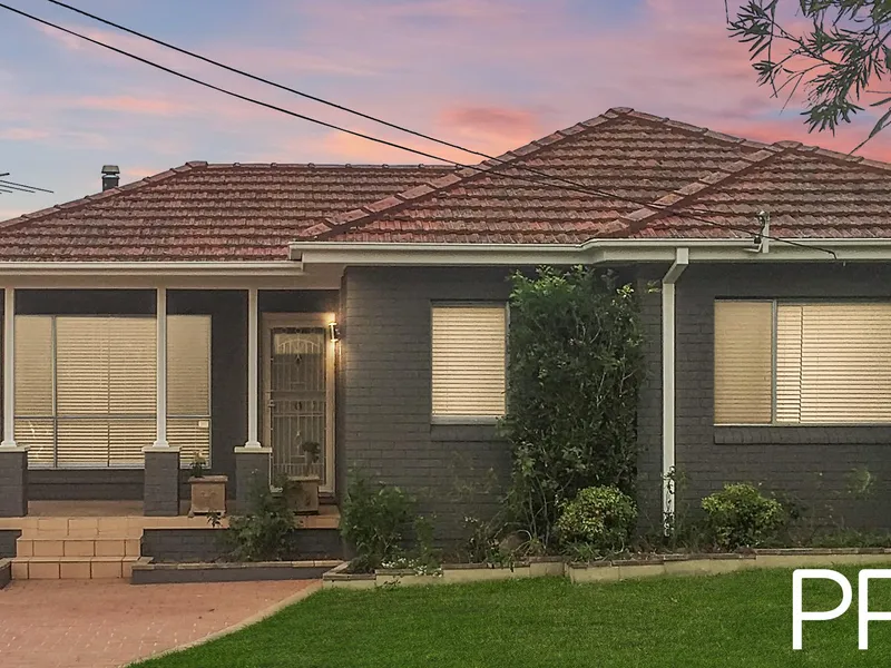 4 BEDROOM BRICK HOME & IN ZONE FOR PICNIC POINT SCHOOLS