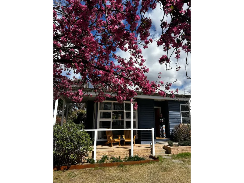 Ideal Modern Home for Living in the Snowy Mountains