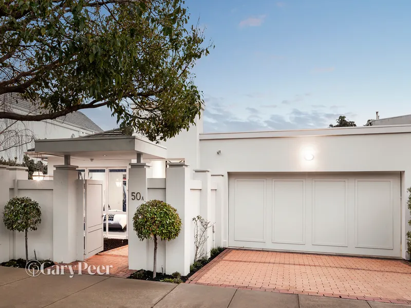 Single level, spacious & superbly located