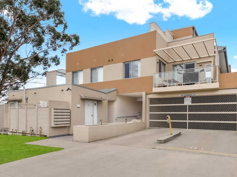 UNDER OFFER BY PETER DIAMANTIDIS OFF MARKET. RAY WHITE DIAMANTIDIS GROUP!