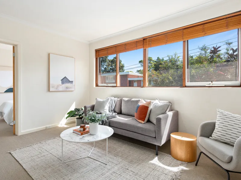 Corner Apartment With Large Courtyard