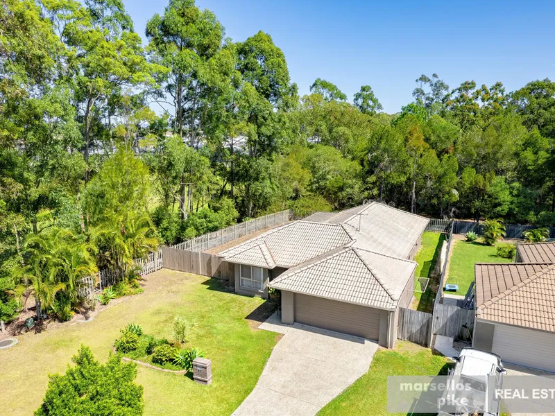 Modern Home – 726m2 block - Great Side Access – Backs onto Bushland