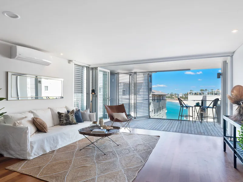 DESIGNER APARTMENT WITH DIRECT BEACH ACCESS