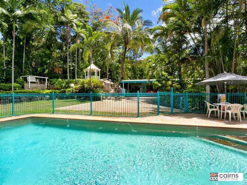 FRESHWATER OPPORTUNITY SET ON THREE LOTS ON TWO SEPARATE TITLES (1,778m2)