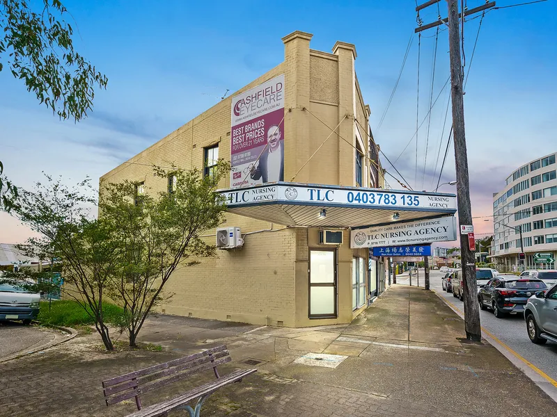Desirable Corner Position with Mixed Shop Front and Residence