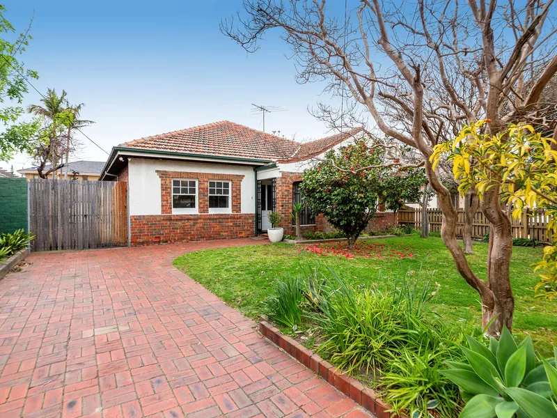FAMILY HOME WITH CHARM