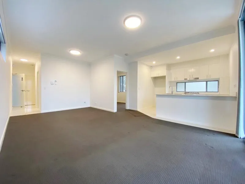 Near New 2 Bedroom Apartment with lift access.