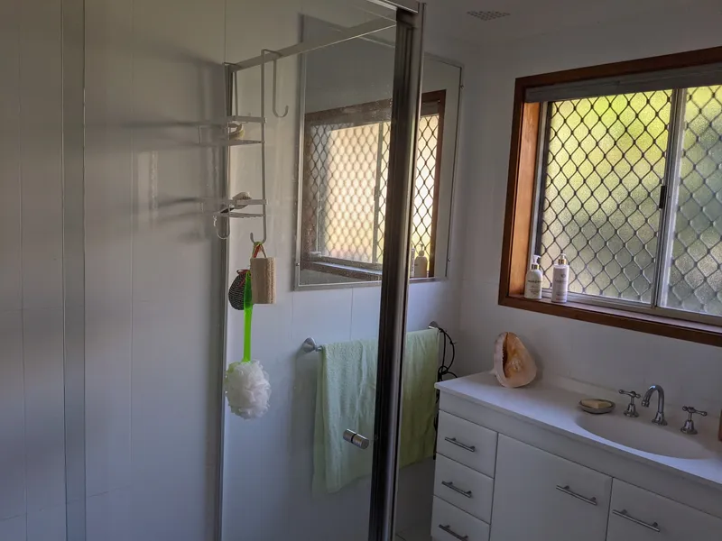 QUIET LOCATION-BEAUTIFUL HOME!!