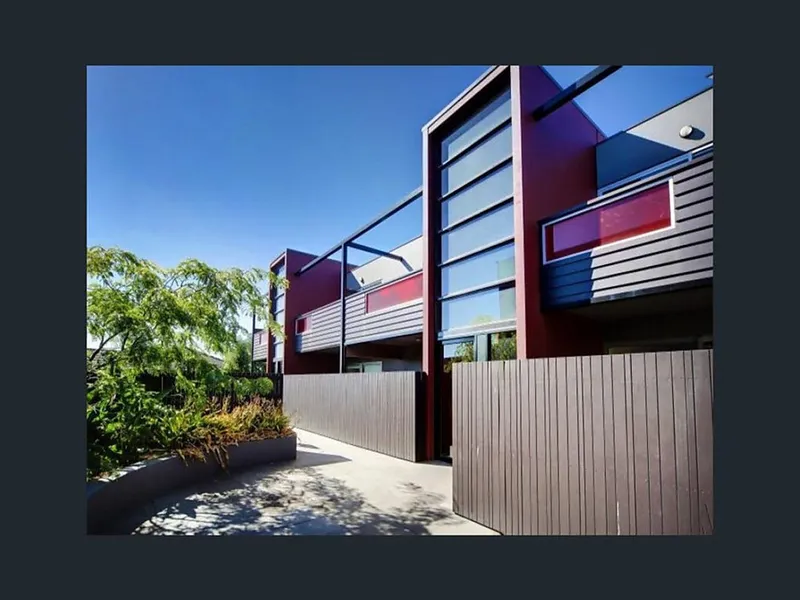 Stunning Light and Bright Modern Apartment