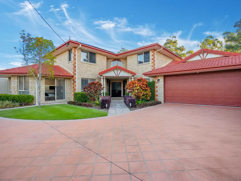 Fully Furnished Luxury Home in Carina