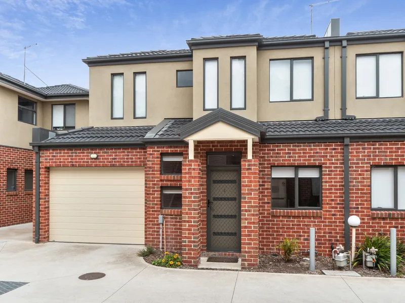 Spacious 2 Bedroom Townhouse