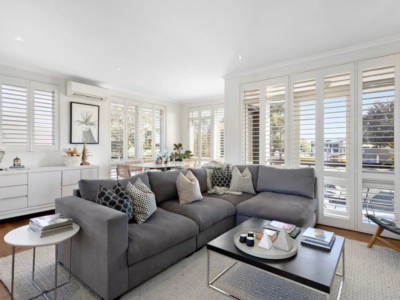 Beachside Living with a Hamptons Touch