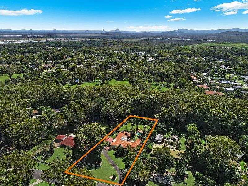 CLOSEST AVAILABLE ACREAGE LIVING ON THE SUNSHINE COAST