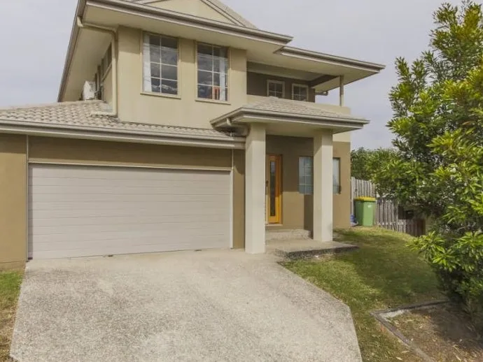 MODERN FAMILY HOME IN CENTRAL LOCATION