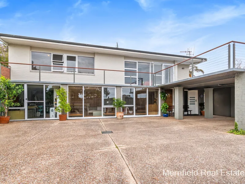 INVITING HOME SHOWS ORIGINAL CHARM