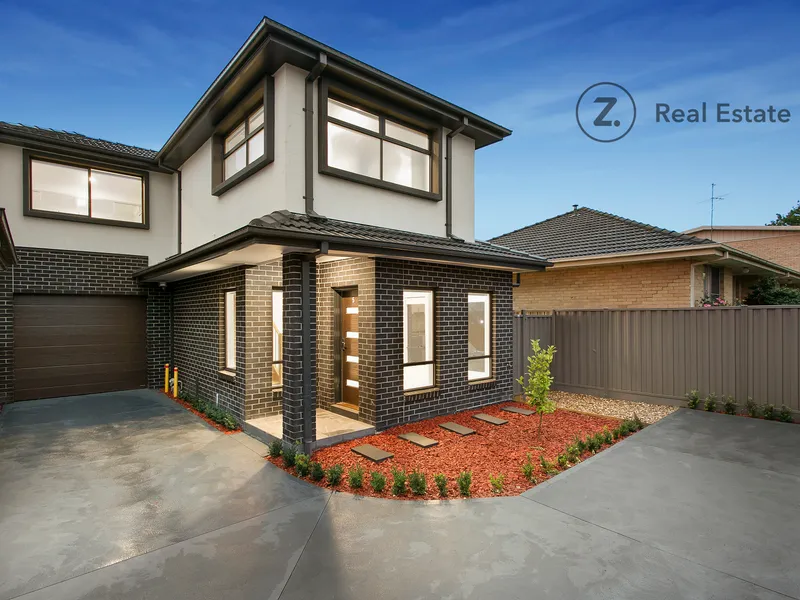 Brand new and peacefully positioned front townhouse!