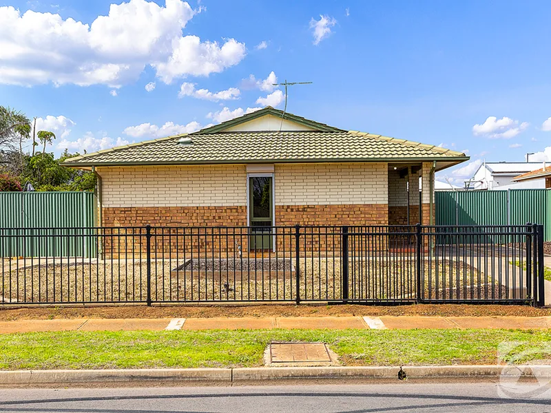 NEAT AS A PIN! CLEAN CANVAS, MAKE IT YOURS!