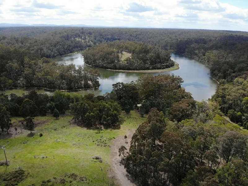 274 ACRE PROPERTY ON THE WATERFRONT