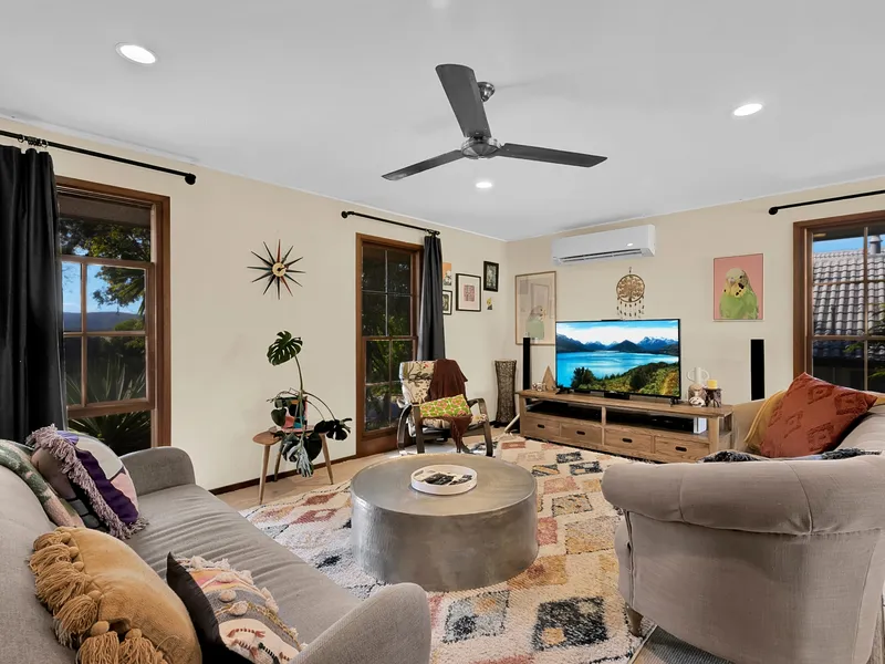 Unique family home, with views on 1019m2!