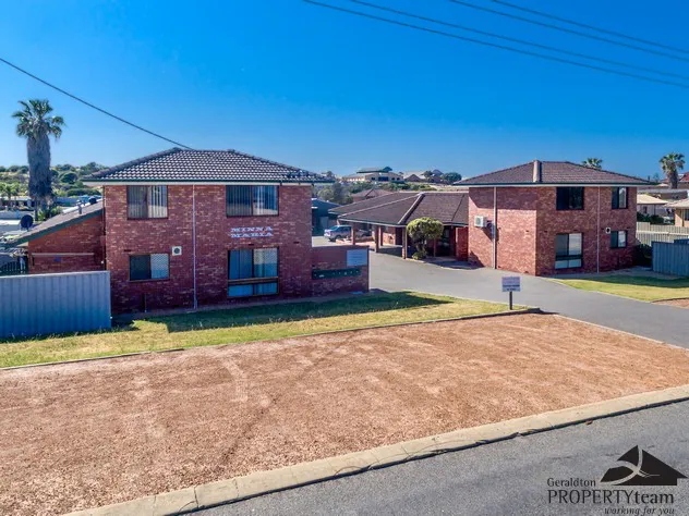 Investment Opportunity in Central Location! MAKE AN OFFER!