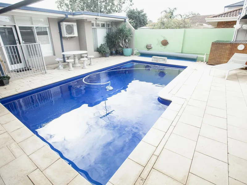 Perfect Family Home - Renovated - Great Entertainment Area