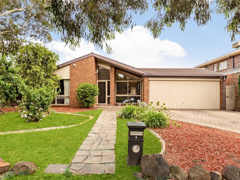 Huge Upside Potential In A Quiet Court Location.