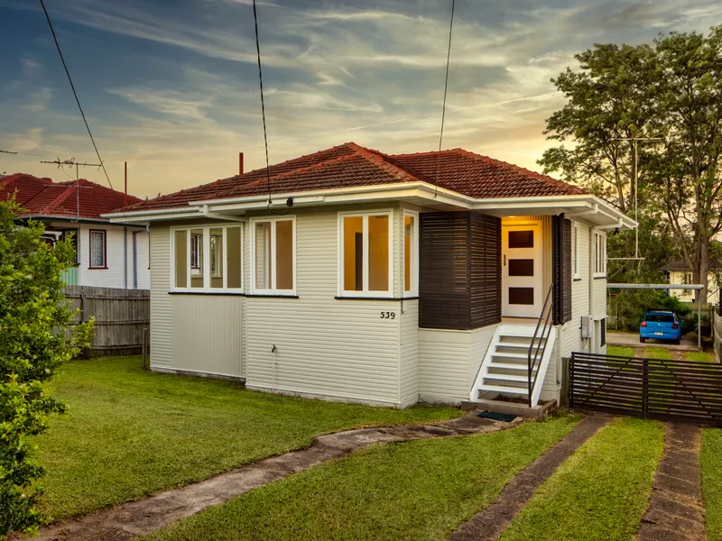 Charming and Surprisingly Quiet - 607m2 – Potential Plus!