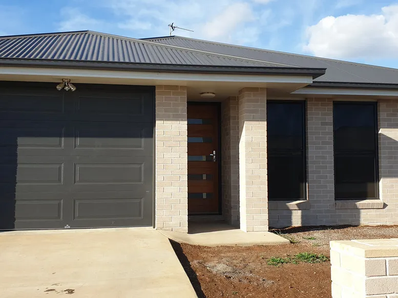 Room for rent in a SHARE house!