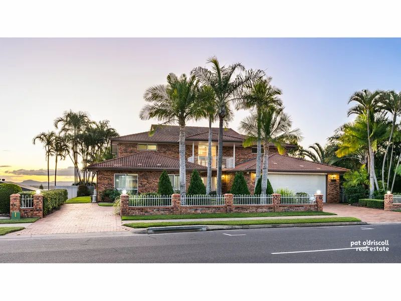 Range Dresscircle... Immaculate Extra Spacious Residence.