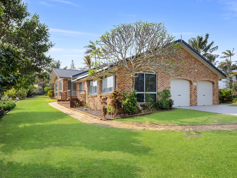 Beachside living in prized Headlands Estate