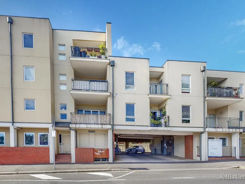 Kensington One Bedroom Apartment, Sure To Impress!