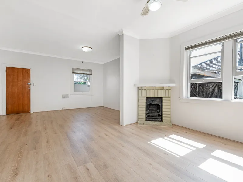 3 Bedroom HUGE FAMILY HOME for lease