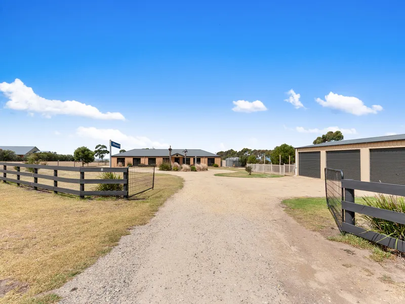 FABULOUS FAMILY HOME ON AN ACRE WITH OCEAN VIEWS