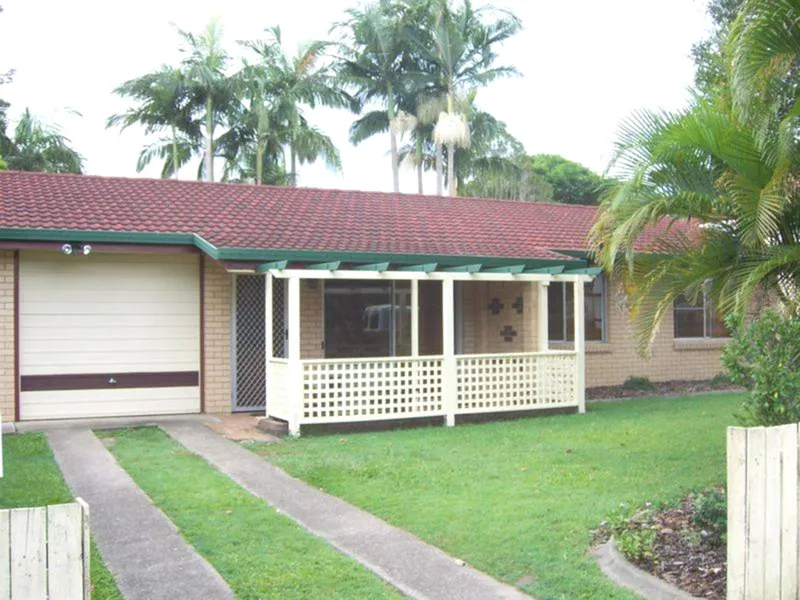 LOW SET GEM IN ALBANY CREEK!!