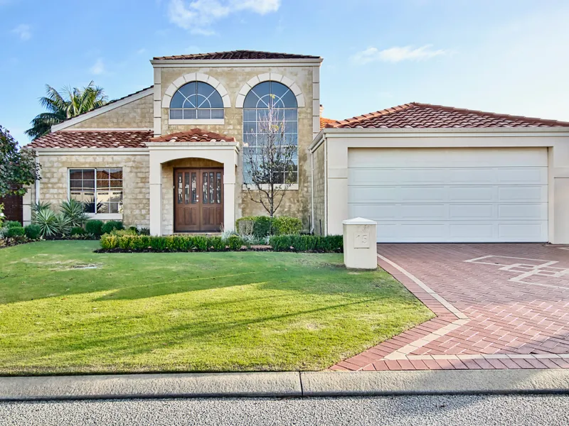 Impressive coastal living