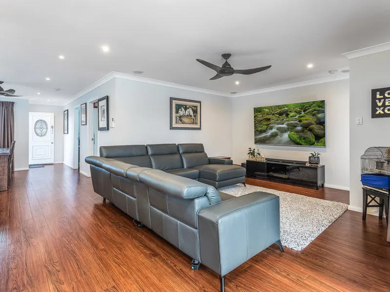 MOVE STRAIGHT IN ON BARTON