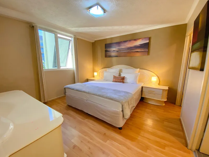 Stunning fully furnished 3 bedroom with Rare 2 car park!!!