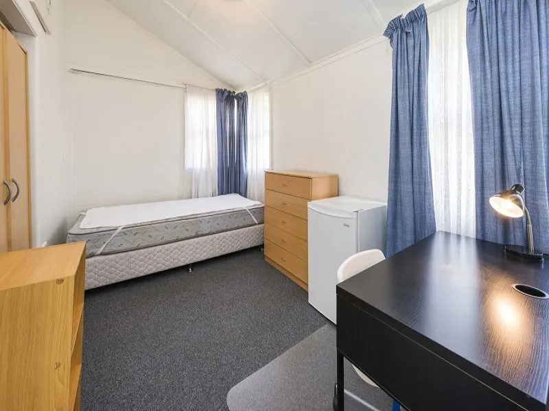 FULLY FURNISHED ROOM FOR RENT 