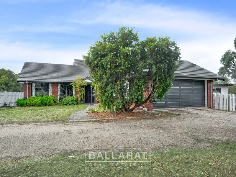 COUNTRY LIFSTYLE WITH BREATHTAKING VIEWS