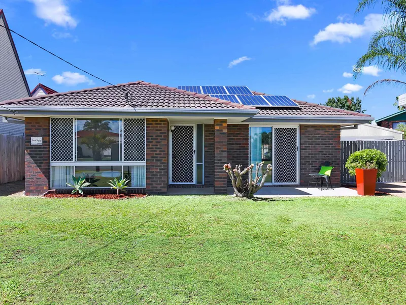 Waterfront Home With Swimming Pool