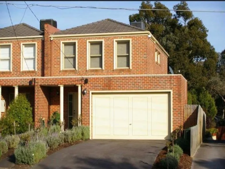 SPACIOUS THREE BEDROOM TOWNHOUSE!