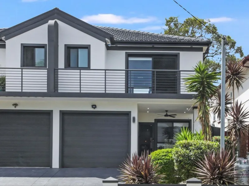 Modern & Spacious Four Bedroom Duplex