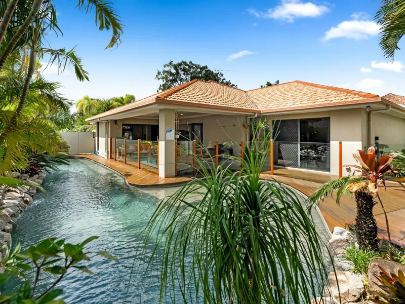Tropical Lagoon Style Family Home!