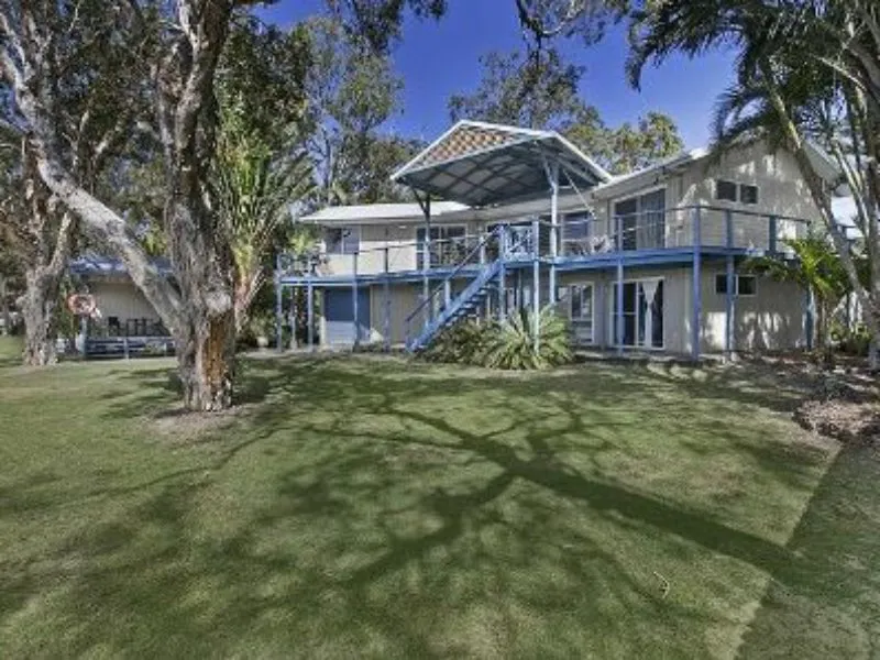 HOLIDAY LET - WATERFRONT