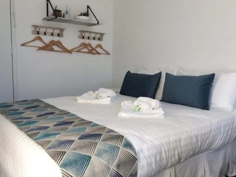 Newcastle Tighes Hill Fully Furnished Room