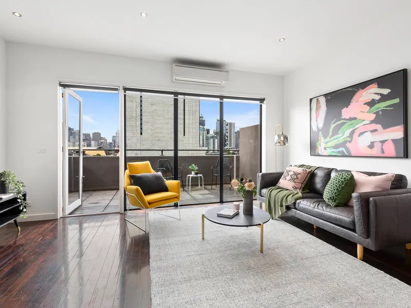 Contemporary Chic In Prized Location