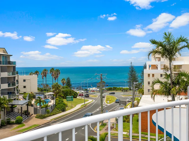 MOOLOOLABA PENTHOUSE WITH ROOFTOP